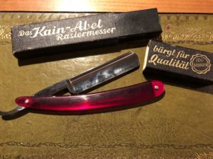 Kain-Abel Seal Edition, red celluloid (back side)